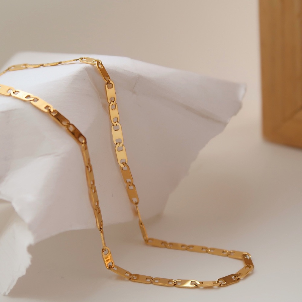CLOSING SALE! ✨18K Gold Plated Flat Anna Chain Necklace - Picture 7 of 9